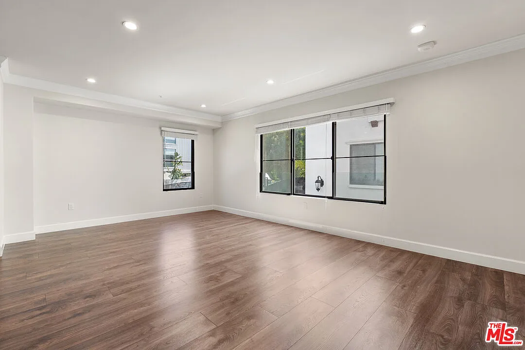 3 bed, 3.5 bath, 2200 sqft, $6,000 — Photo 4