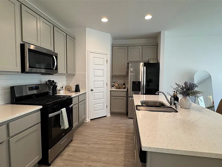 6915 Tiznow Ln — Photo 9