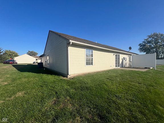 2nd image of 104 Woodberry Dr