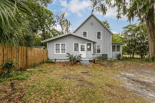 2523 NW 6th St #3 Photo 1