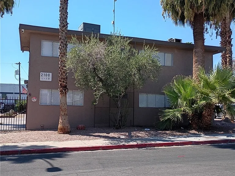 2100 Sunrise Ave #9 — Photo 26