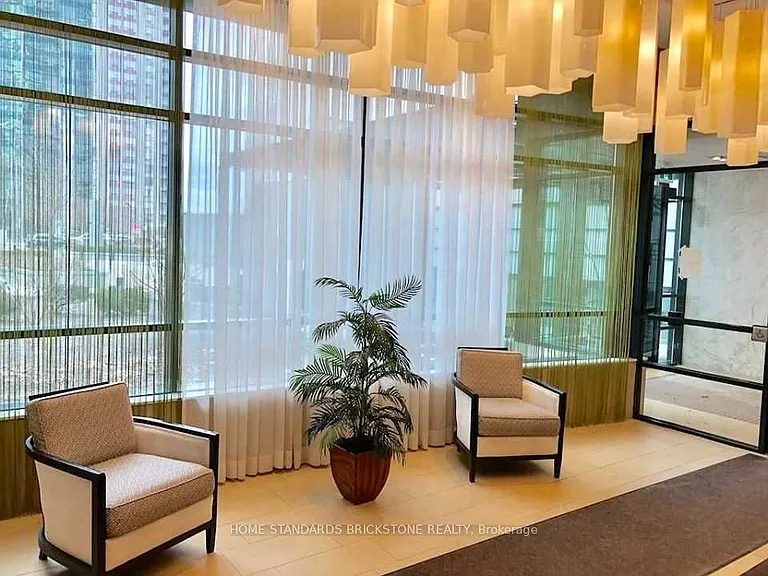5740 Yonge St #2105 — Photo 13