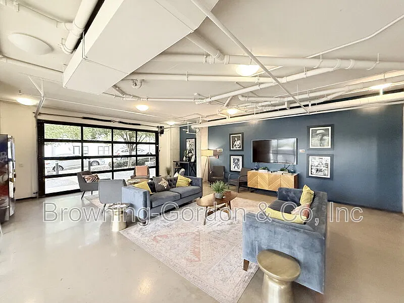 1 bed, 1.0 bath, 756 sqft, $1,700 — Photo 2