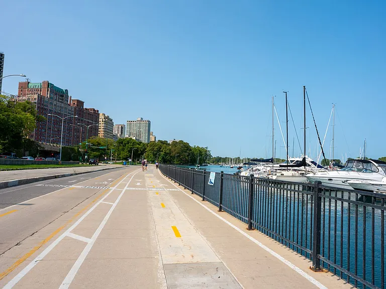 3130 N. Lake Shore Drive — Photo 10