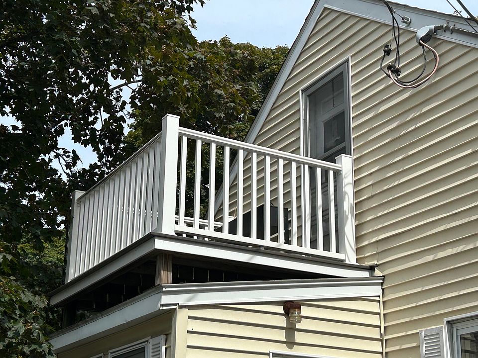 Private small deck to sit out off kitchen.
