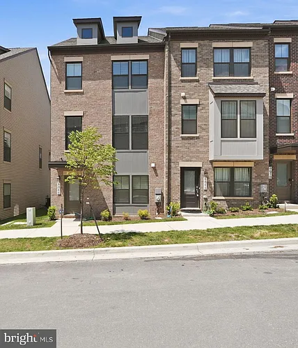 6066 Beake St Photo 1