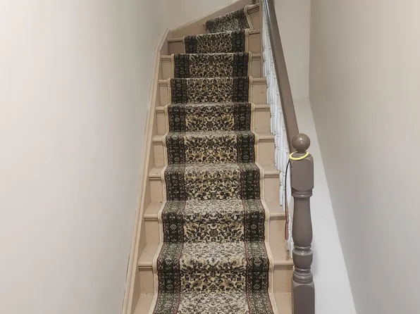 352 Woodlawn Avenue image 2 of 13