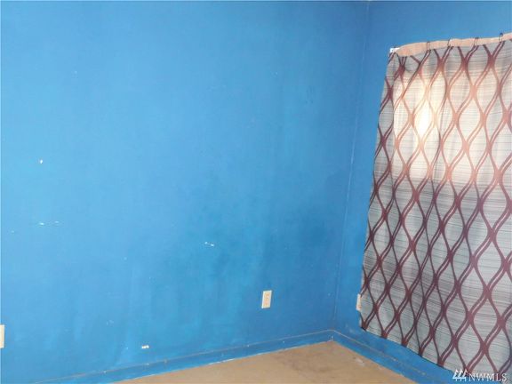 4th image of 27907 J Ln