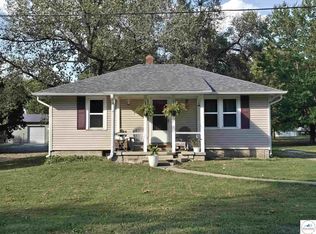 911 E Augusta St, Clinton, MO 64735