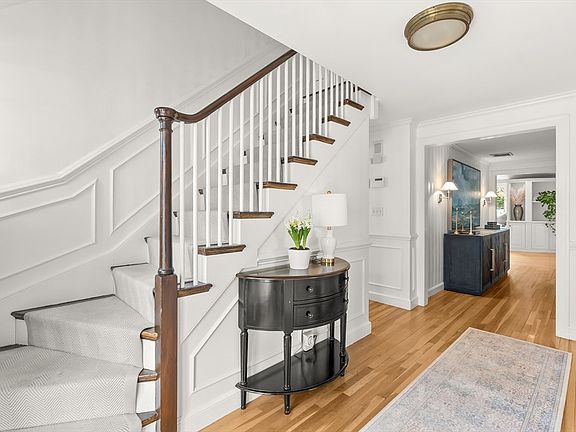 2nd image of 27 Radcliffe Rd