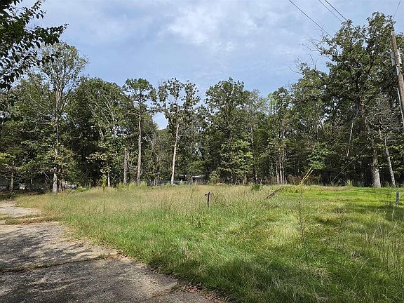 4th image of 108 Meadow Ln