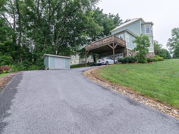 4th image of 123 Stonewall Hts