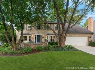 854 Raintree Dr, Naperville, IL 60540