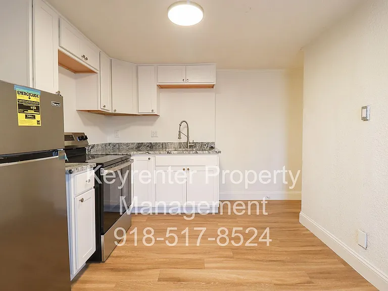 506 W 4th St Fourplex — Photo 5