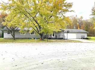 1055 W Marsh Dr, Sanford, MI 48657