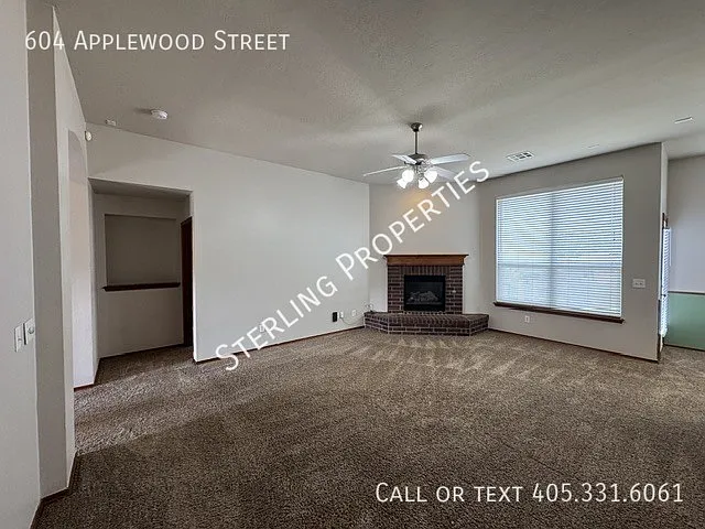 604 Applewood St — Photo 10