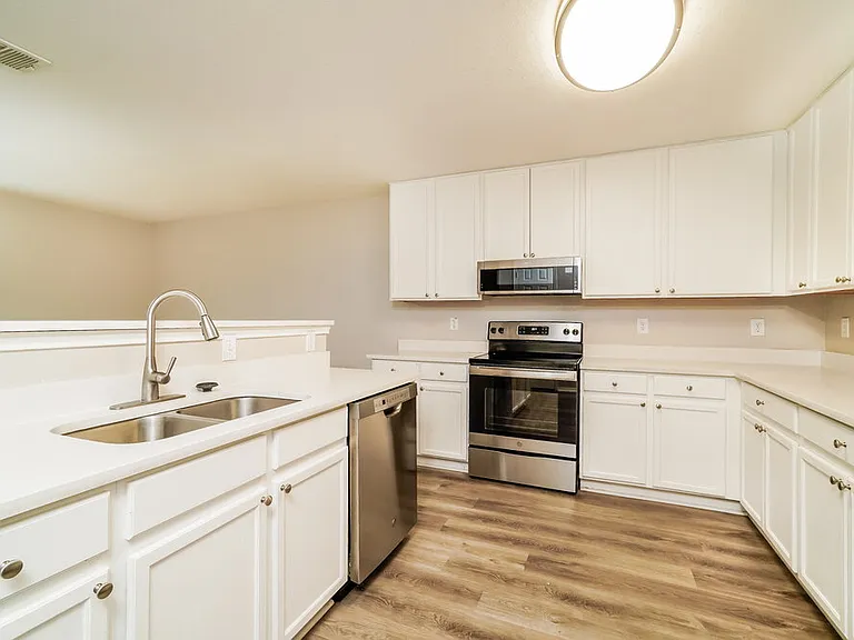 284 Cordero Dr — Photo 10