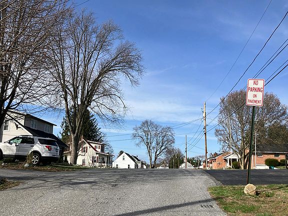 4th image of 10914 Roessner Ave