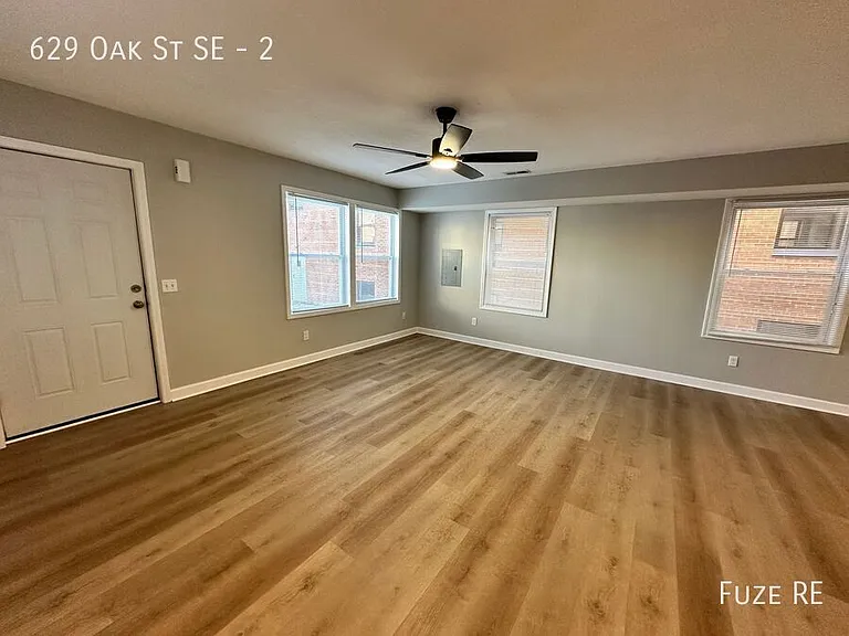 629 Oak St SE #2 — Photo 29