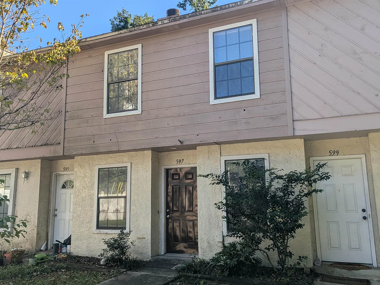 2 bed, 1.5 bath, 1050 sqft, $1,250 — Photo 3