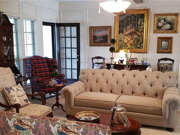 5th image of 901 Autumn Lake Dr