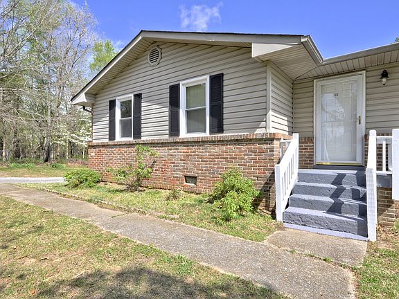 3rd image of 611 Needmore Rd