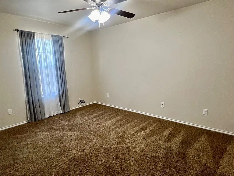 303 Koufax Ct — Photo 17