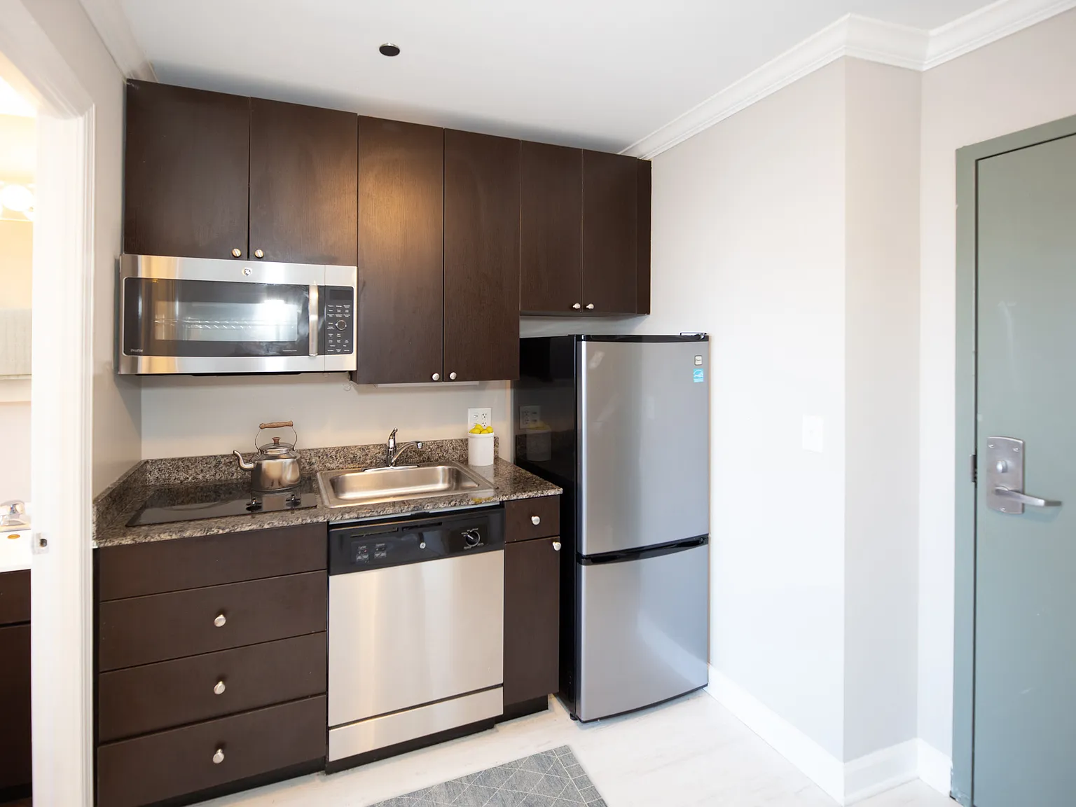 3834 N Sheffield — Photo 4