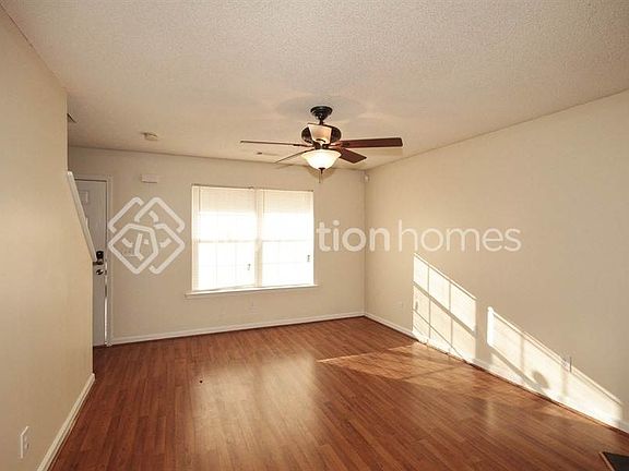 2nd image of 359 Coral Cir