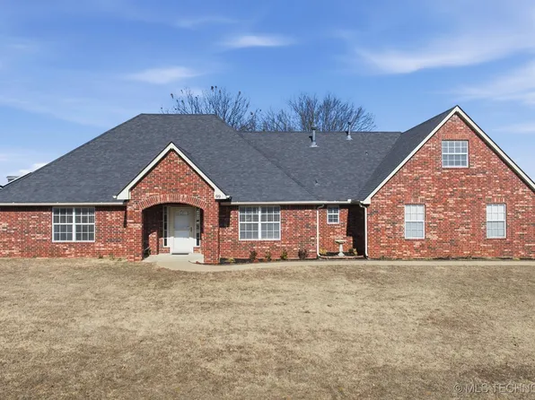 99 Eagle Dr, Sand Springs, OK 74063