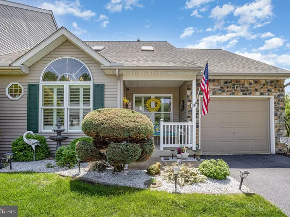 29 Knollwood Rd, Millersville, PA 17551