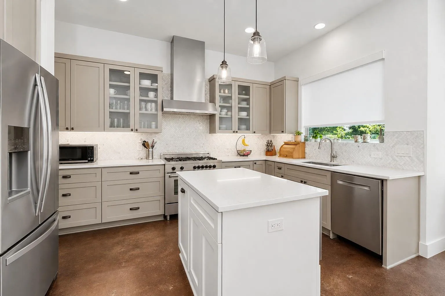 3 bed, 2.5 bath, 1909 sqft, $3,300 — Photo 4