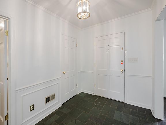 5th image of 3732 Rockhill Rd