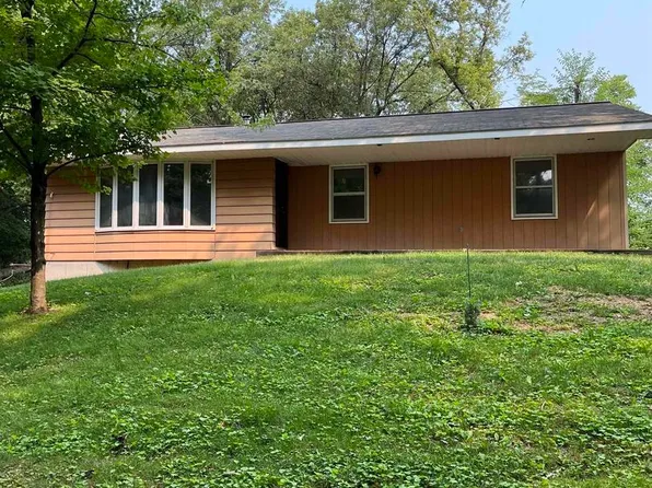 2319 Dunn Rd, Camanche, IA 52730