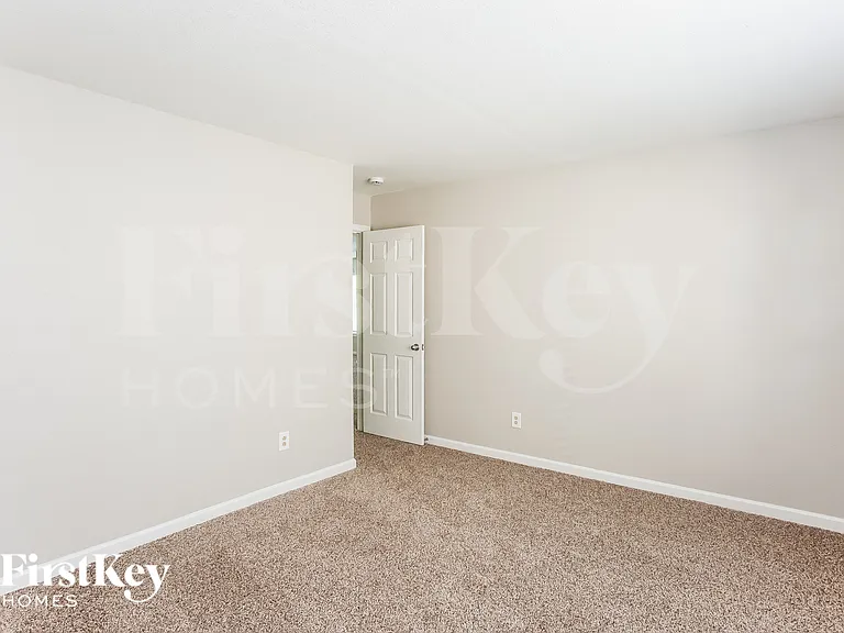 727 Sinclair Dr — Photo 14