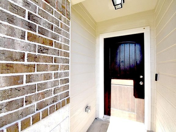 4th image of 4303 Greeley Ln