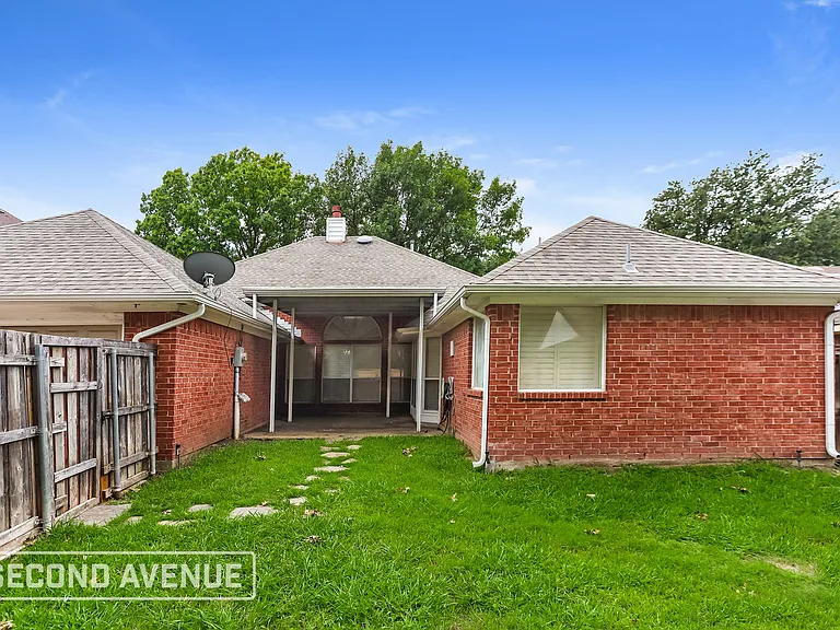 2404 Liles Ln — Photo 22