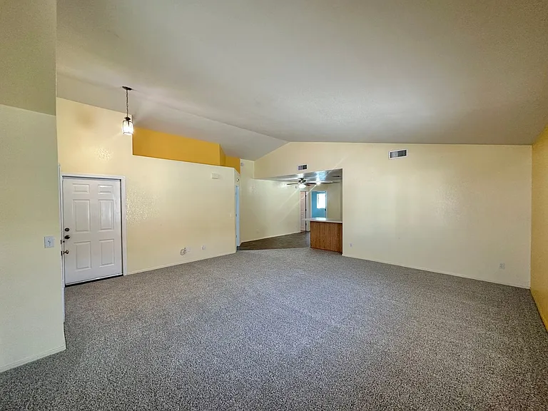 3905 Raymond Ave — Photo 8