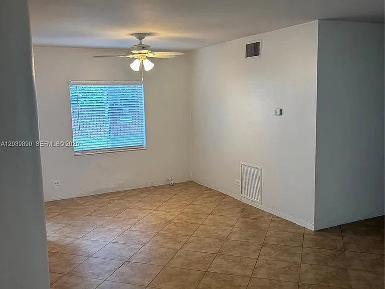 719 NE 16th Ave #719B — Photo 17