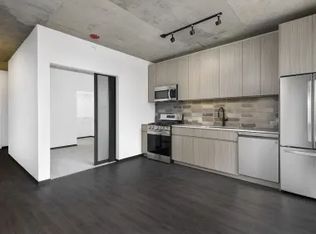 1400 W Monroe St #6J, Chicago, IL 60607