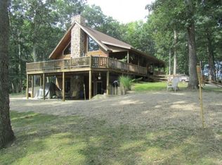 8050 E Twin Oaks Dr, Effingham, IL 62401