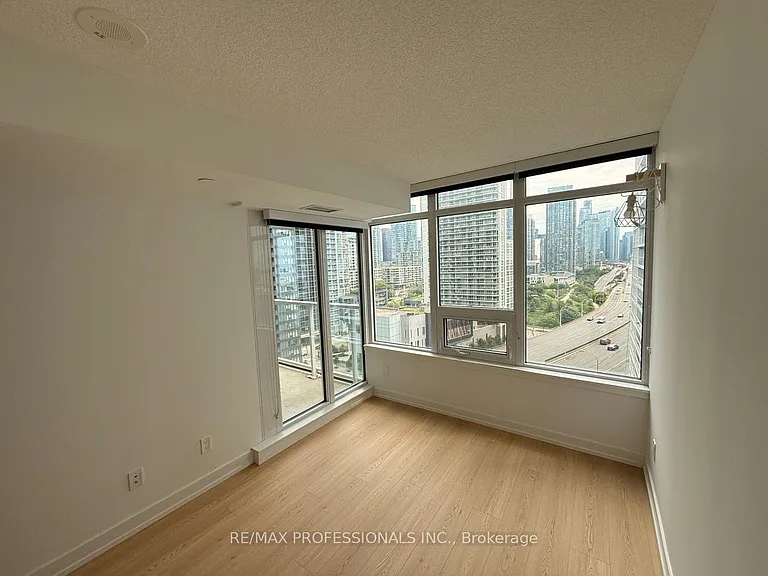 19 Bathurst St #1708 — Photo 17