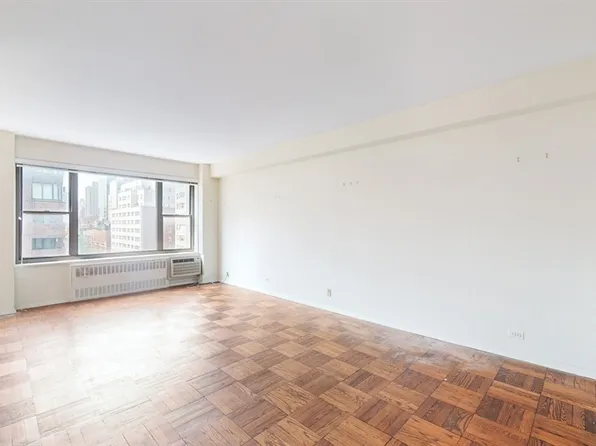 55 East End Avenue image 3 of 14