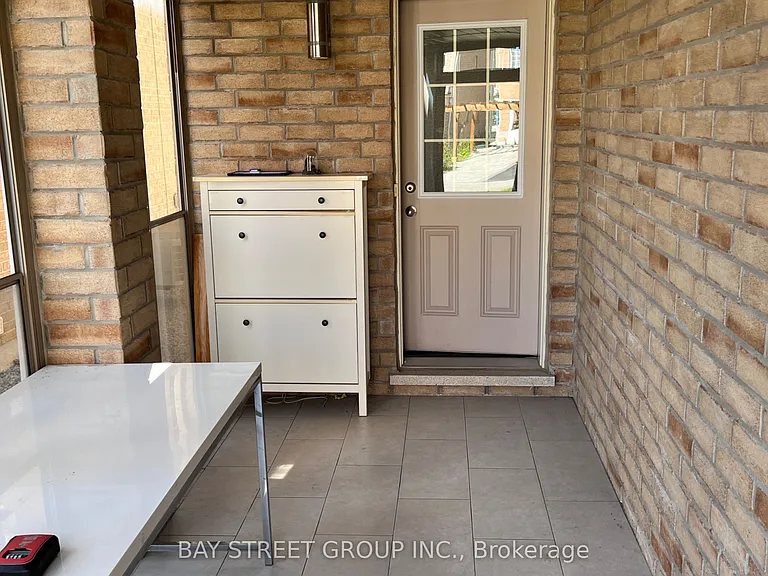 13 Highbury Ct — Photo 4