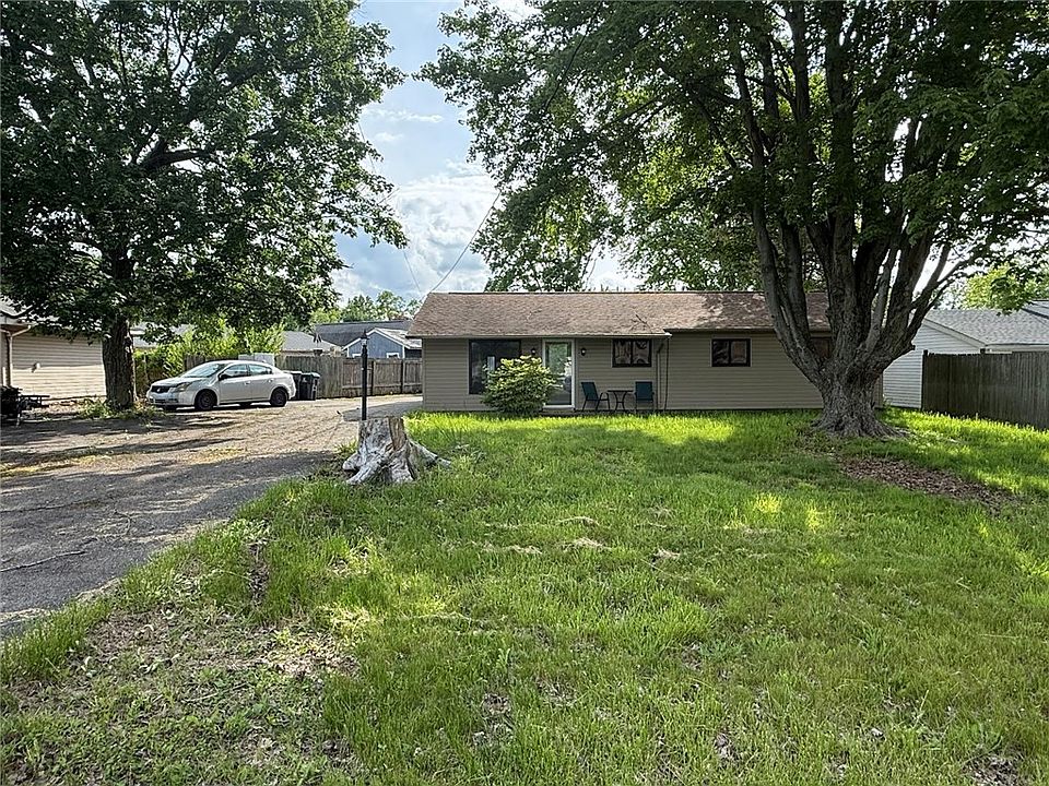 1st image of 230 Sherwood Dr