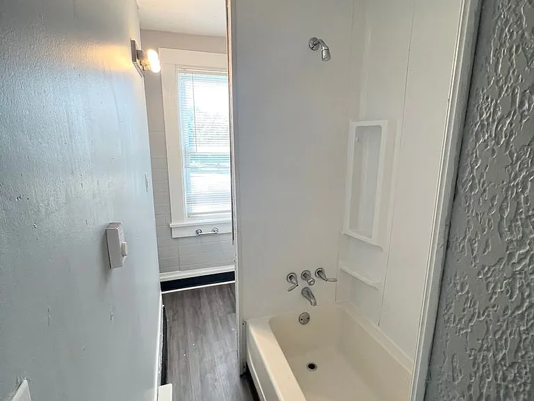 1214 Ann St — Photo 3