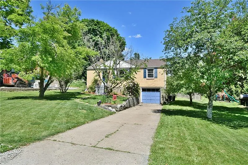 126 Cornwallis Dr photo 1