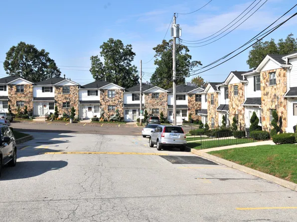 17A Bradley Ct #35, Staten Island, NY 10314