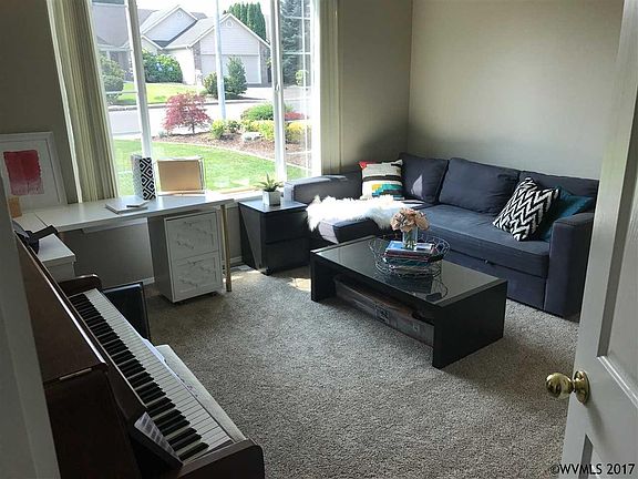 3rd image of 1435 Orchardview Ave NW