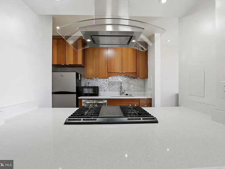 4520 King St #804 — Photo 3